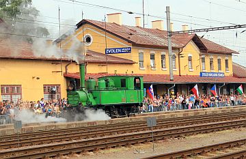 maďarská mašinka III 175 D6 počas predstavenia publiku